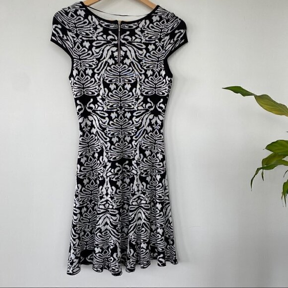 Elle fit & flare knit midi dress with cap sleeves, soft cotton blend fabric - Picture 4 of 10